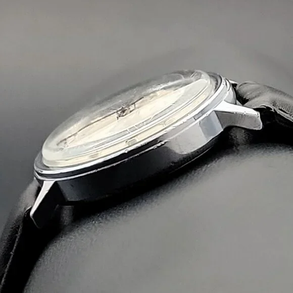 Vintage 1976 Timex Marlin Day-Date | Linen Dial | Manual Wind - Picture 4 of 6